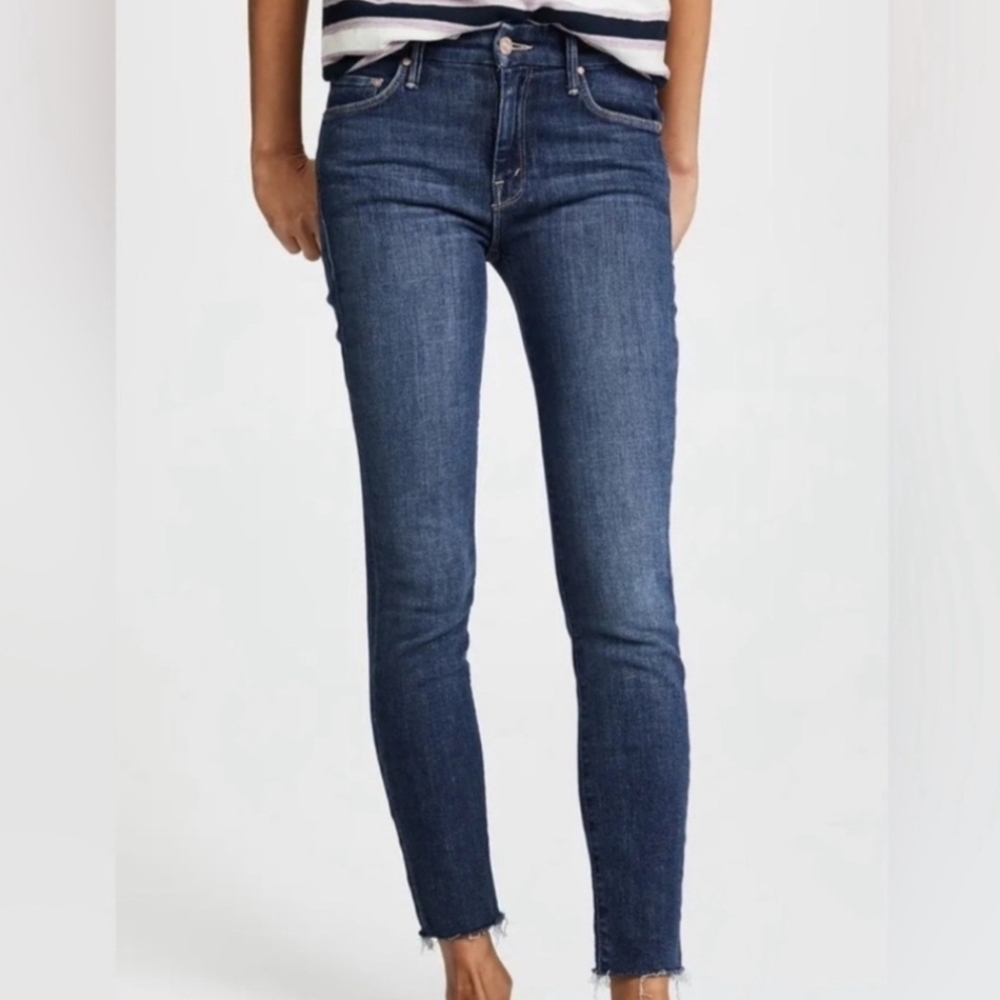 MOTHER The Looker Ankle Fray Girl Crush Jeans - Picture 3 of 9